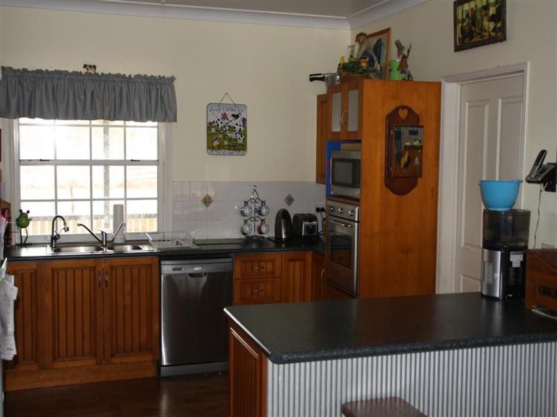 198 Boys Road, Alton Downs QLD 4702