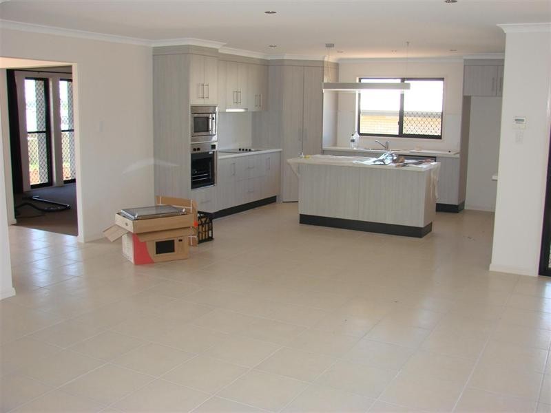 60 Jamie Crescent, Gracemere QLD 4702