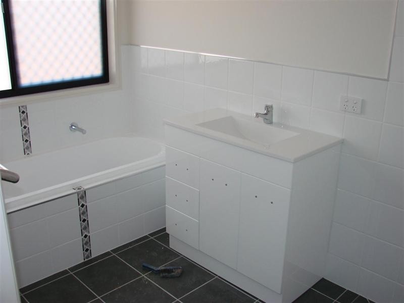 60 Jamie Crescent, Gracemere QLD 4702