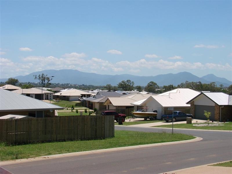 60 Jamie Crescent, Gracemere QLD 4702