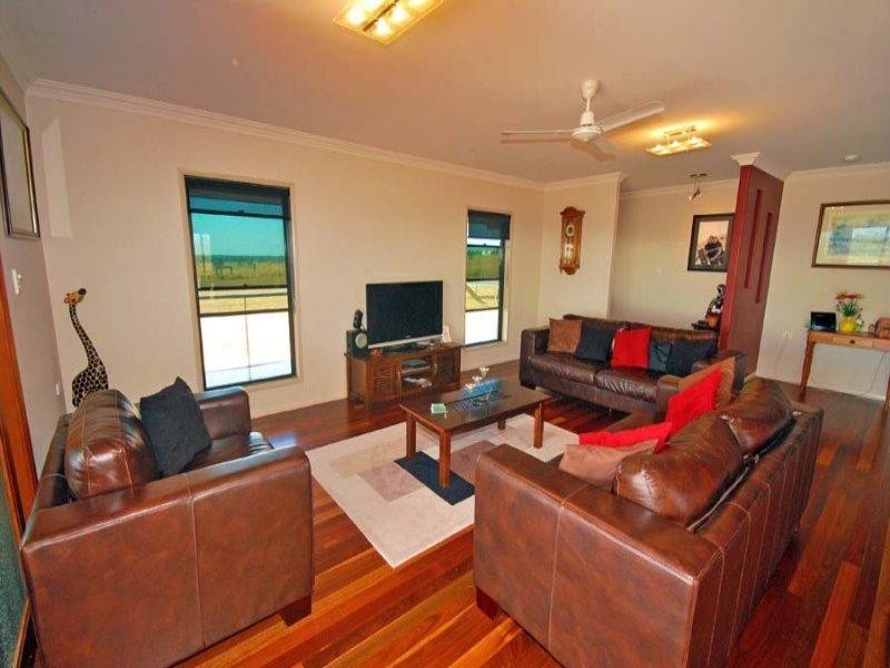 60385 Bruce Highway, Gracemere QLD 4702