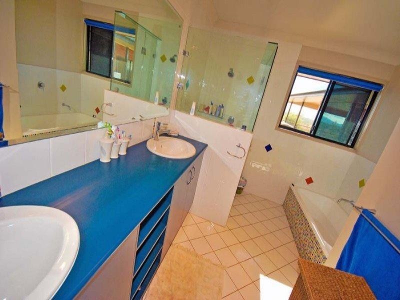 60385 Bruce Highway, Gracemere QLD 4702