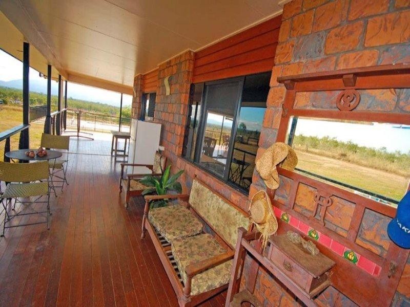 60385 Bruce Highway, Gracemere QLD 4702