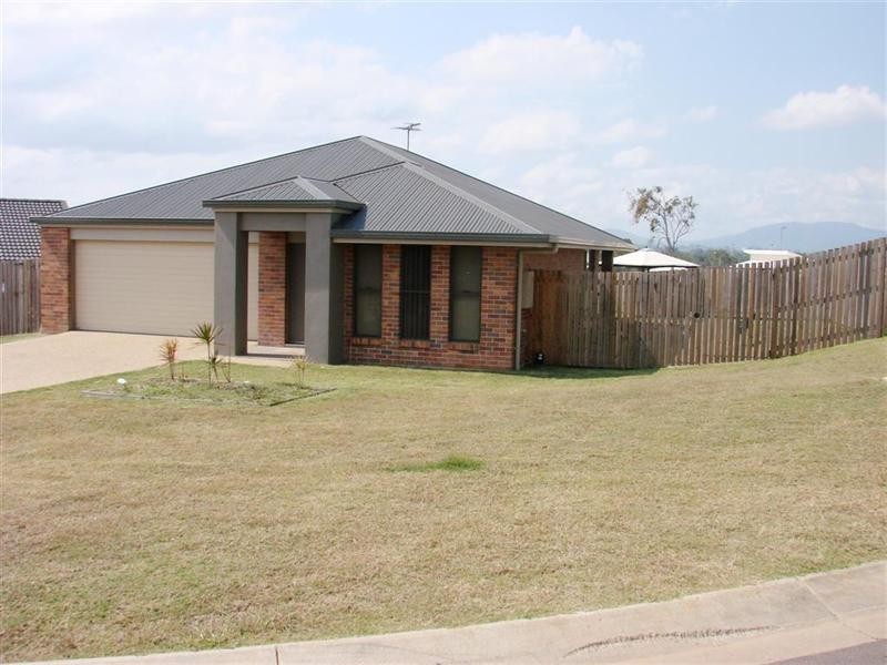 3 Flinders Close, Gracemere QLD 4702