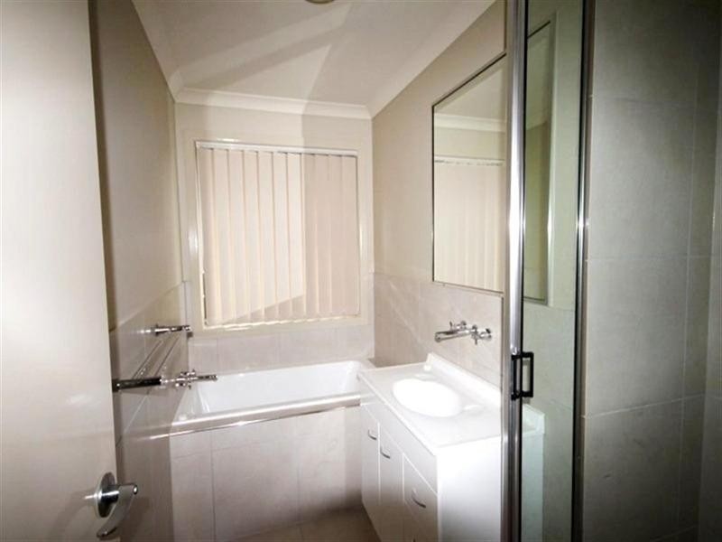 3 Flinders Close, Gracemere QLD 4702