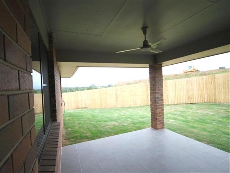 3 Flinders Close, Gracemere QLD 4702