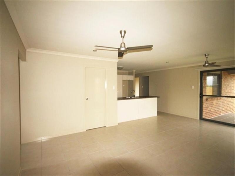 3 Flinders Close, Gracemere QLD 4702