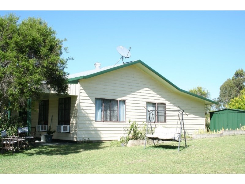 15 West Street, Gracemere QLD 4702