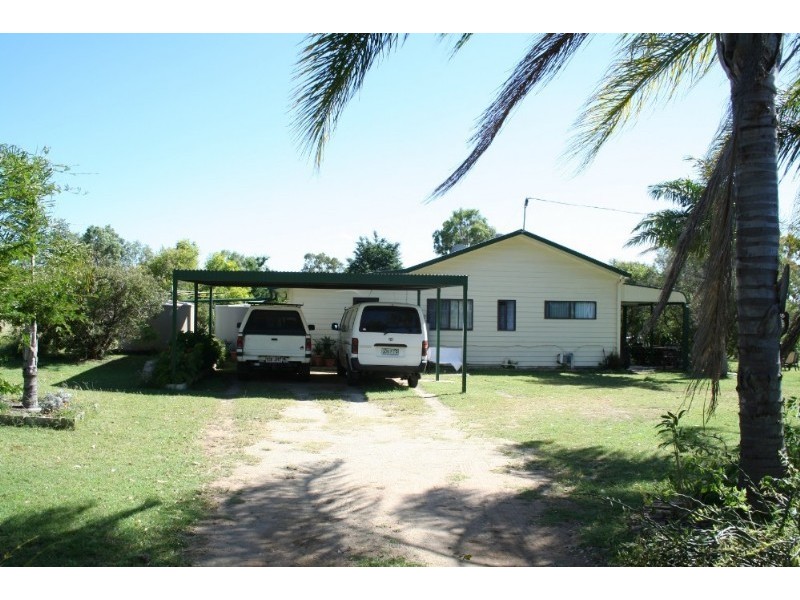 15 West Street, Gracemere QLD 4702