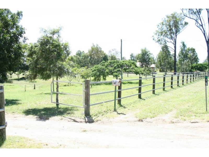 15 West Street, Gracemere QLD 4702