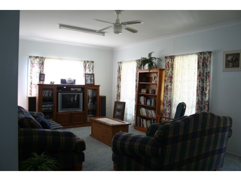 15 West Street, Gracemere QLD 4702