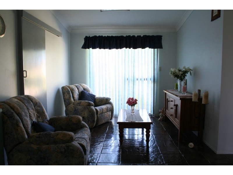 15 West Street, Gracemere QLD 4702