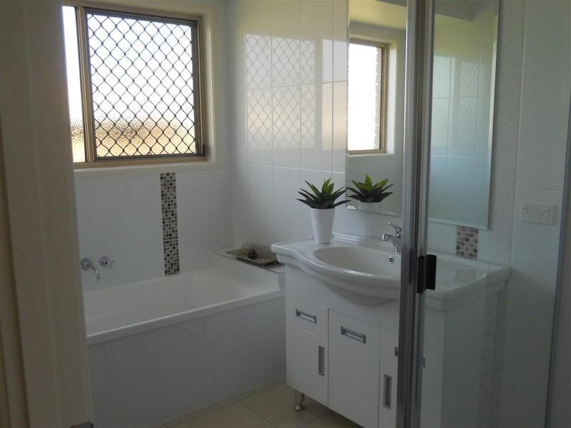 7 Rosella Drive, Gracemere QLD 4702