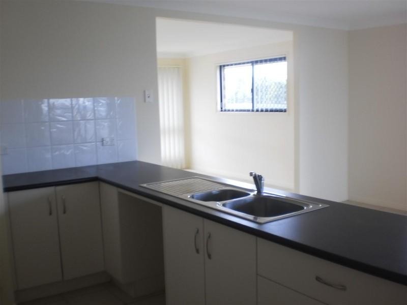 16 Annie Close, Gracemere QLD 4702