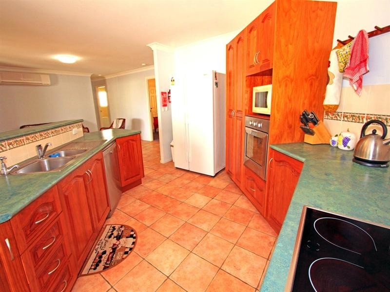 10 Anna Street, Gracemere QLD 4702