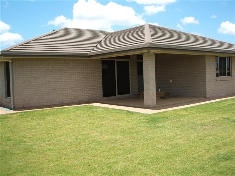 3 Thomas Street, Gracemere QLD 4702