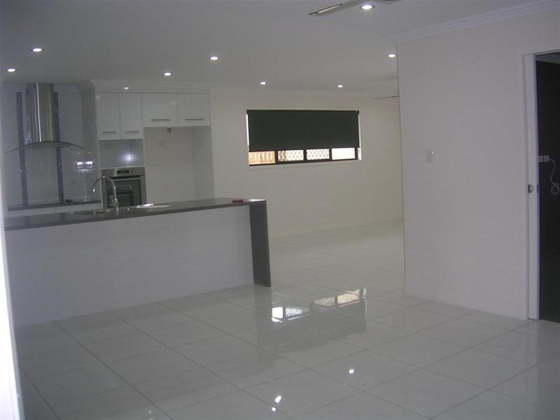 4 Thomas Street, Gracemere QLD 4702