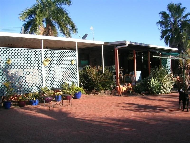 8 Davison Street, Gracemere QLD 4702