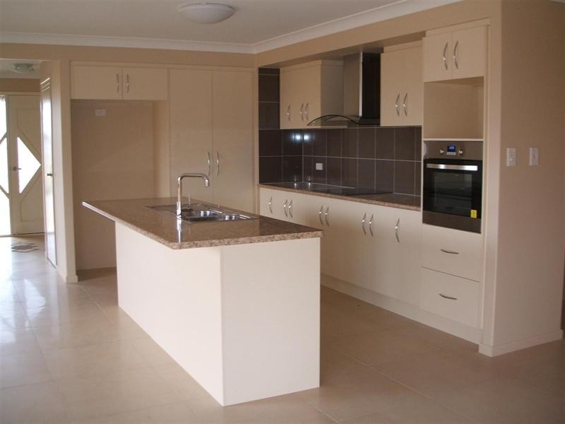 33 Broadhurst Drive, Gracemere QLD 4702