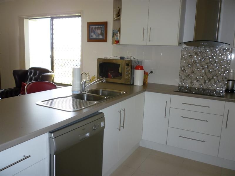 25 Tawarra Crescent, Gracemere QLD 4702