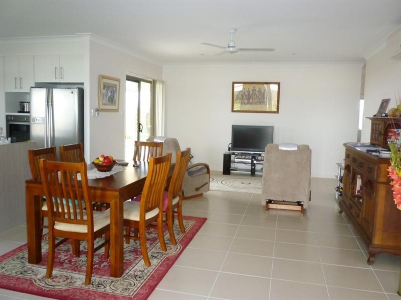25 Tawarra Crescent, Gracemere QLD 4702