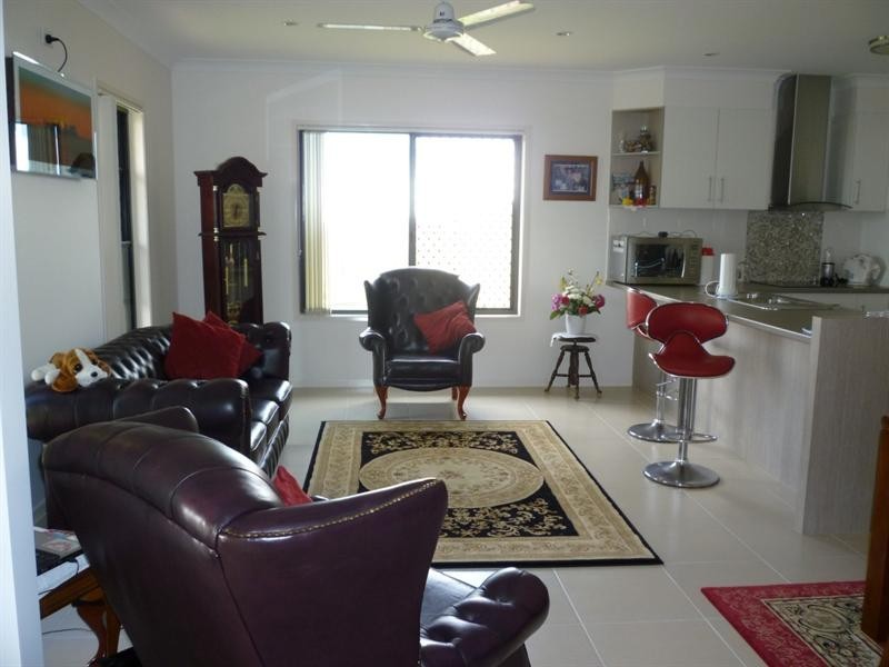 25 Tawarra Crescent, Gracemere QLD 4702