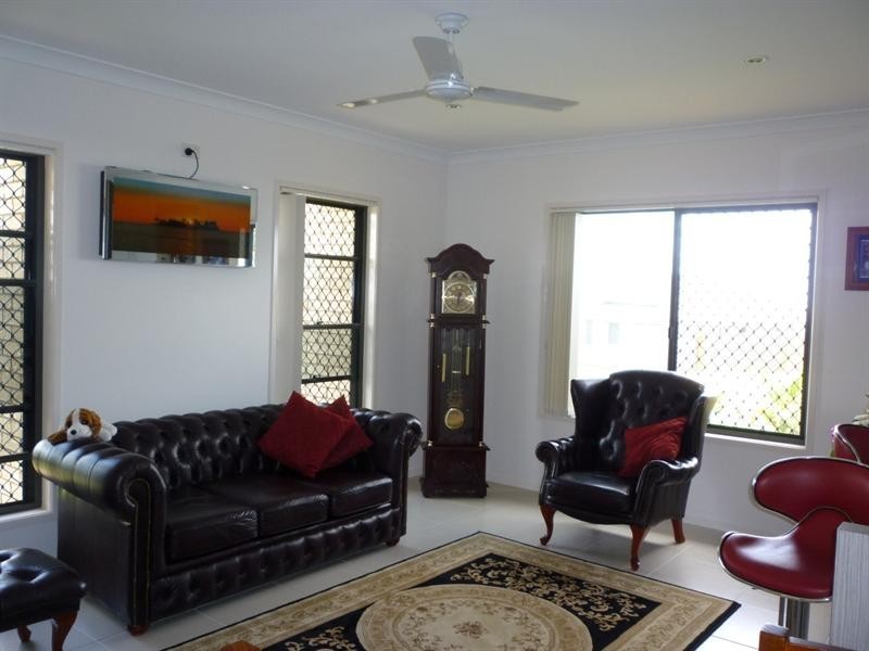 25 Tawarra Crescent, Gracemere QLD 4702