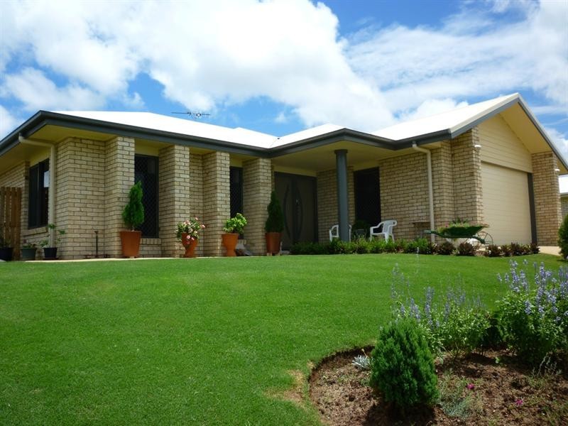 25 Tawarra Crescent, Gracemere QLD 4702