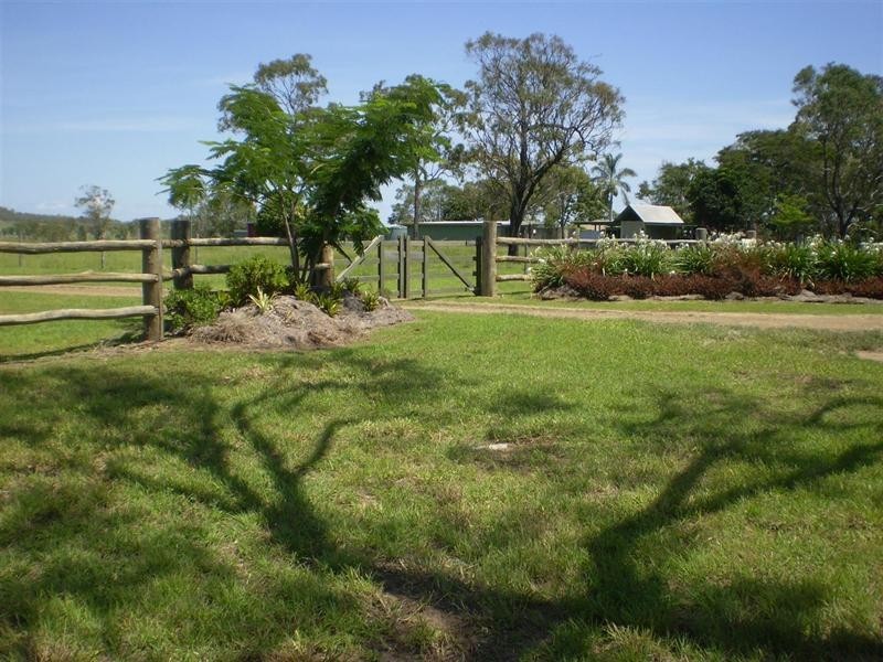 32 Rayner Road, Alton Downs QLD 4702