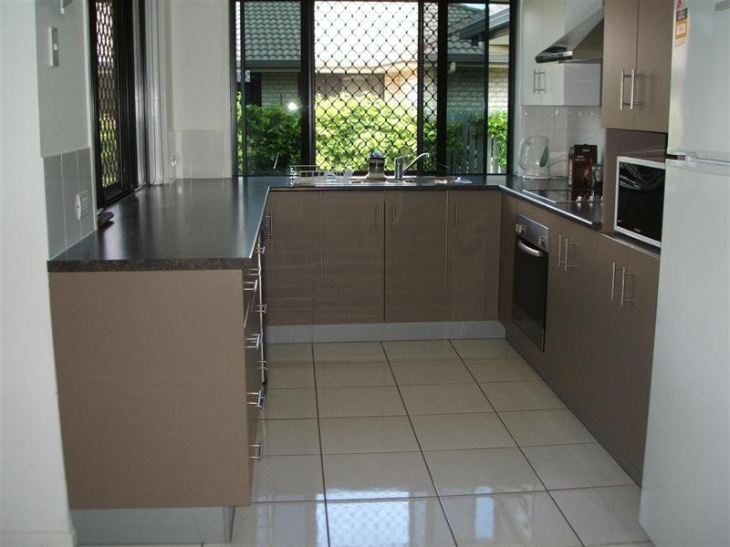 4 Rosella Drive, Gracemere QLD 4702