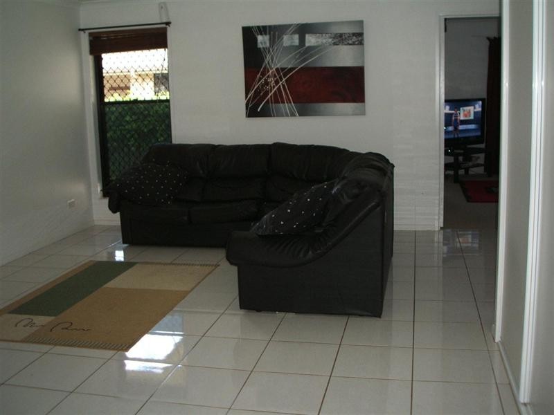 4 Rosella Drive, Gracemere QLD 4702