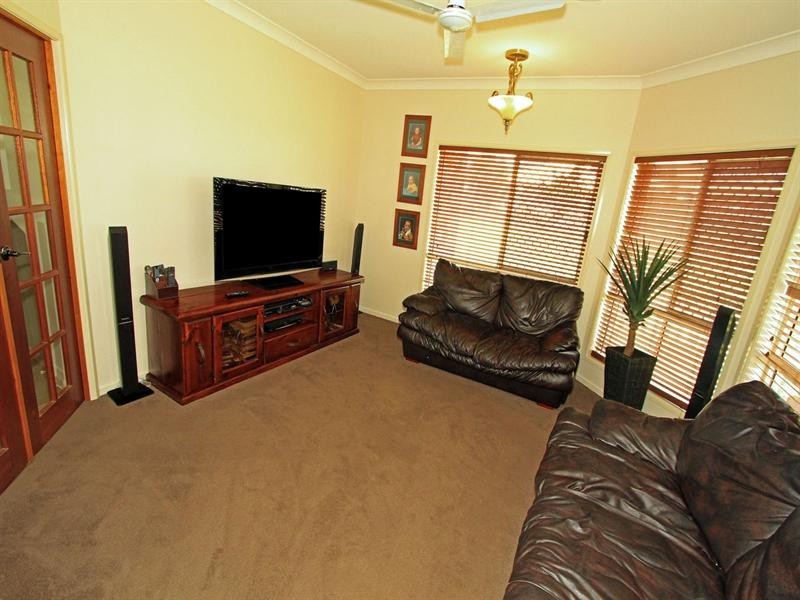 86 Elizabeth Street, Gracemere QLD 4702