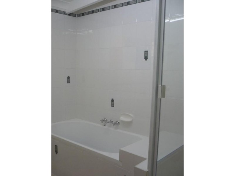 124 Macquarie Street, Gracemere QLD 4702