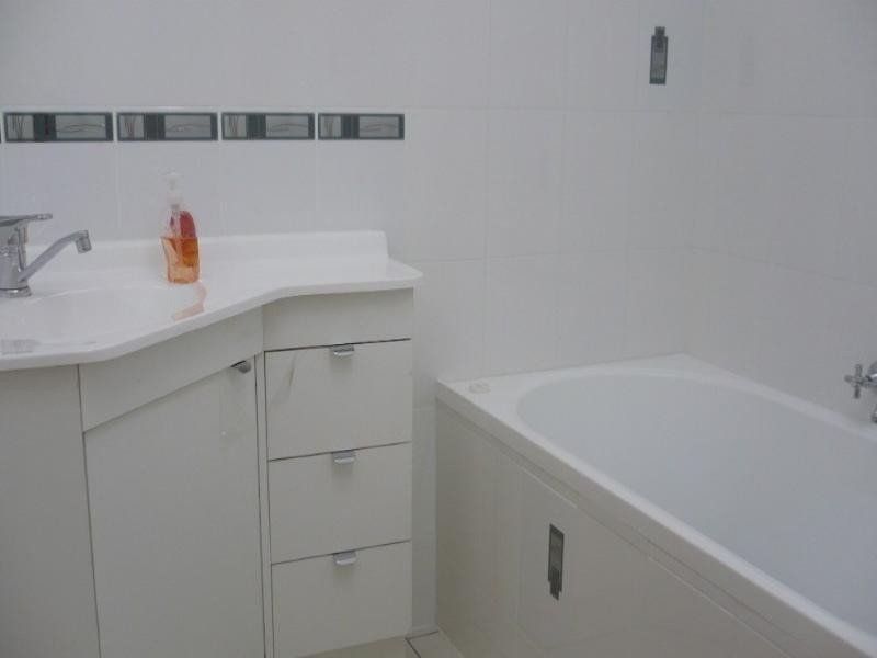 124 Macquarie Street, Gracemere QLD 4702