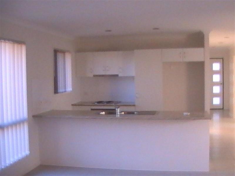 27 Viney Street, Gracemere QLD 4702