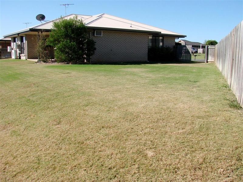 18 Annie Close, Gracemere QLD 4702