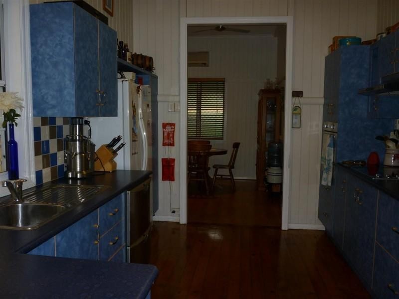 6 Kellow Street, The Range QLD 4700