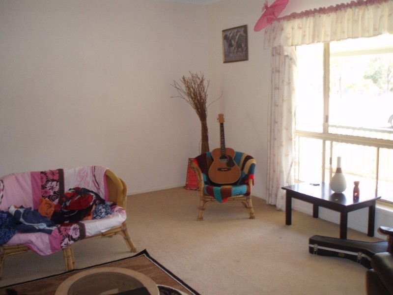 15 Beak Street, Gracemere QLD 4702