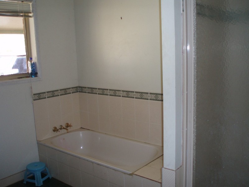 15 Beak Street, Gracemere QLD 4702