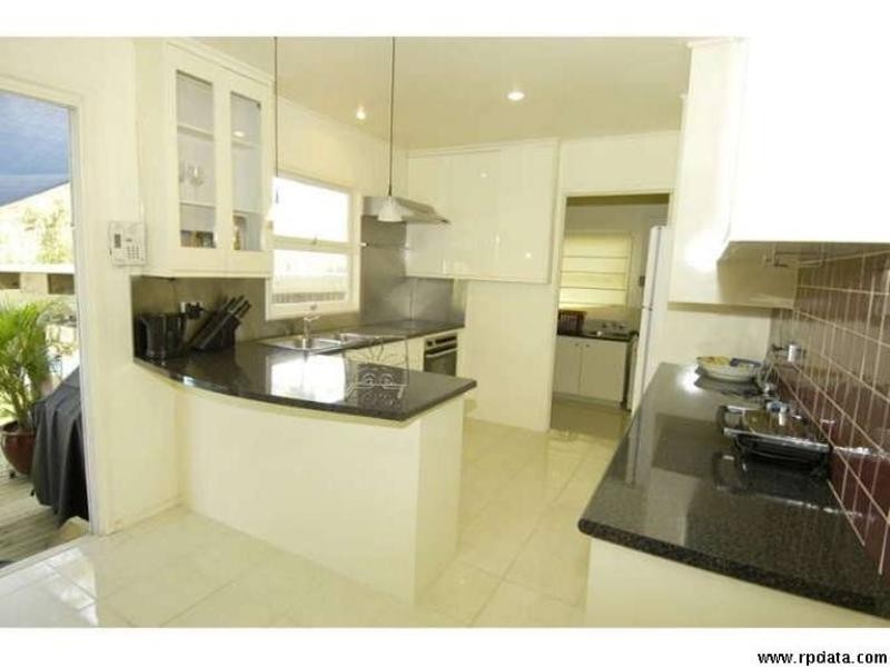 32 Alicia Street, Southport QLD 4215