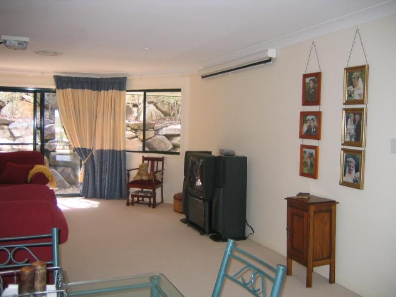 9 Penrhyn Street, Pacific Pines QLD 4211