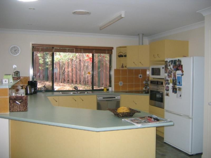 9 Penrhyn Street, Pacific Pines QLD 4211