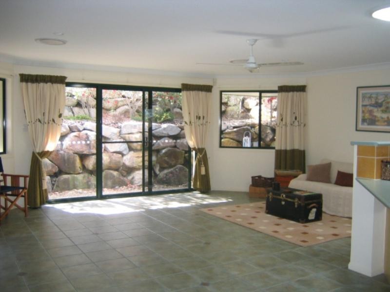 9 Penrhyn Street, Pacific Pines QLD 4211