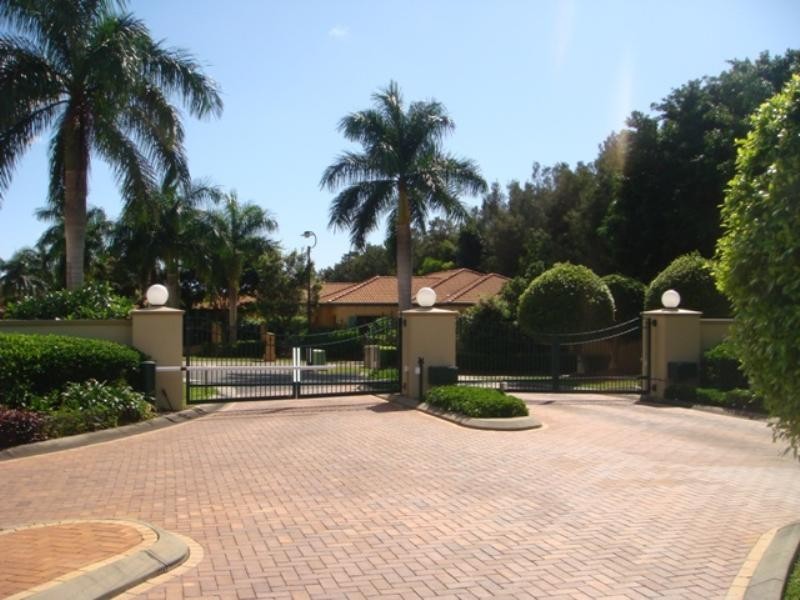 3255 The Palladian Drive, Hope Island QLD 4212