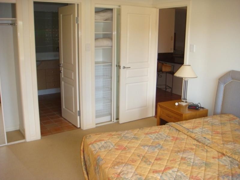 3255 The Palladian Drive, Hope Island QLD 4212