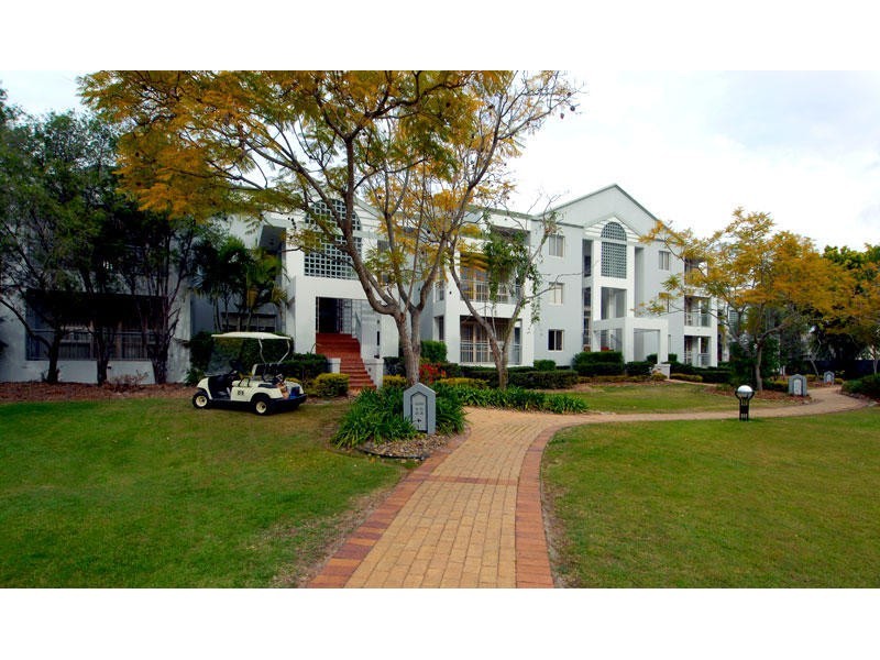 76 Chichester Drive, Arundel QLD 4214