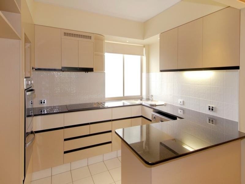 76 Chichester Drive, Arundel QLD 4214