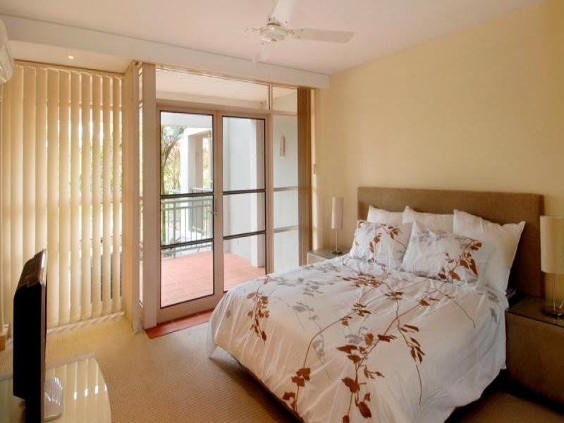 76 Chichester Drive, Arundel QLD 4214