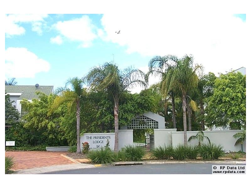 76 Chichester Drive, Arundel QLD 4214