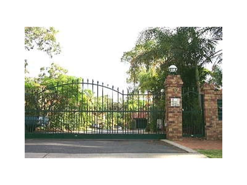 18/482 Pine Ridge Road, Runaway Bay QLD 4216